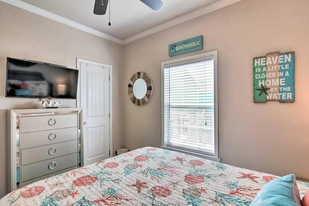 Coastal Heaven - Crystal Beach Relaxing Beach Home Bolivar Peninsula Bagian luar foto